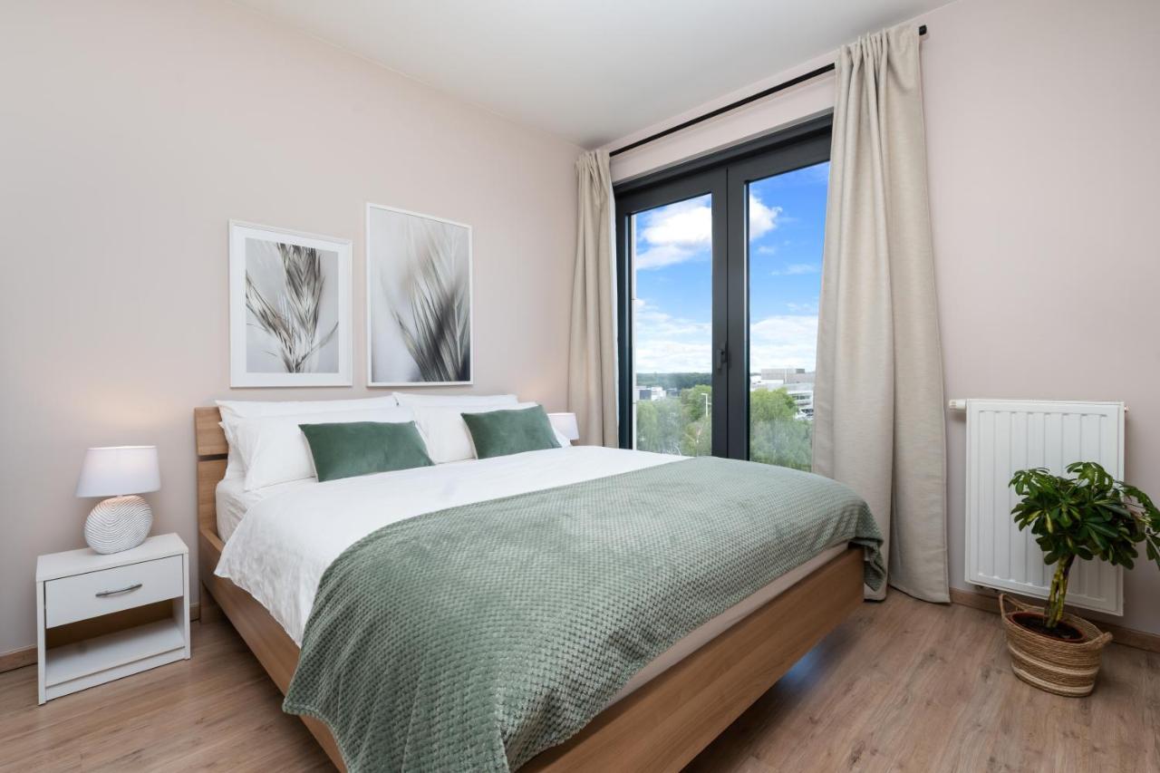 Shs Homes-Luxe Highrise, 2 Bedrooms, Kitchen, Free Parking, Stunning View, Large Tarrasse, Workspace Hasselt Eksteriør bilde