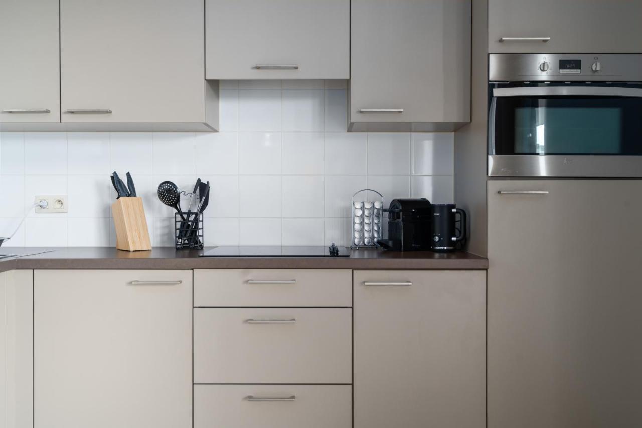 Shs Homes-Luxe Highrise, 2 Bedrooms, Kitchen, Free Parking, Stunning View, Large Tarrasse, Workspace Hasselt Eksteriør bilde